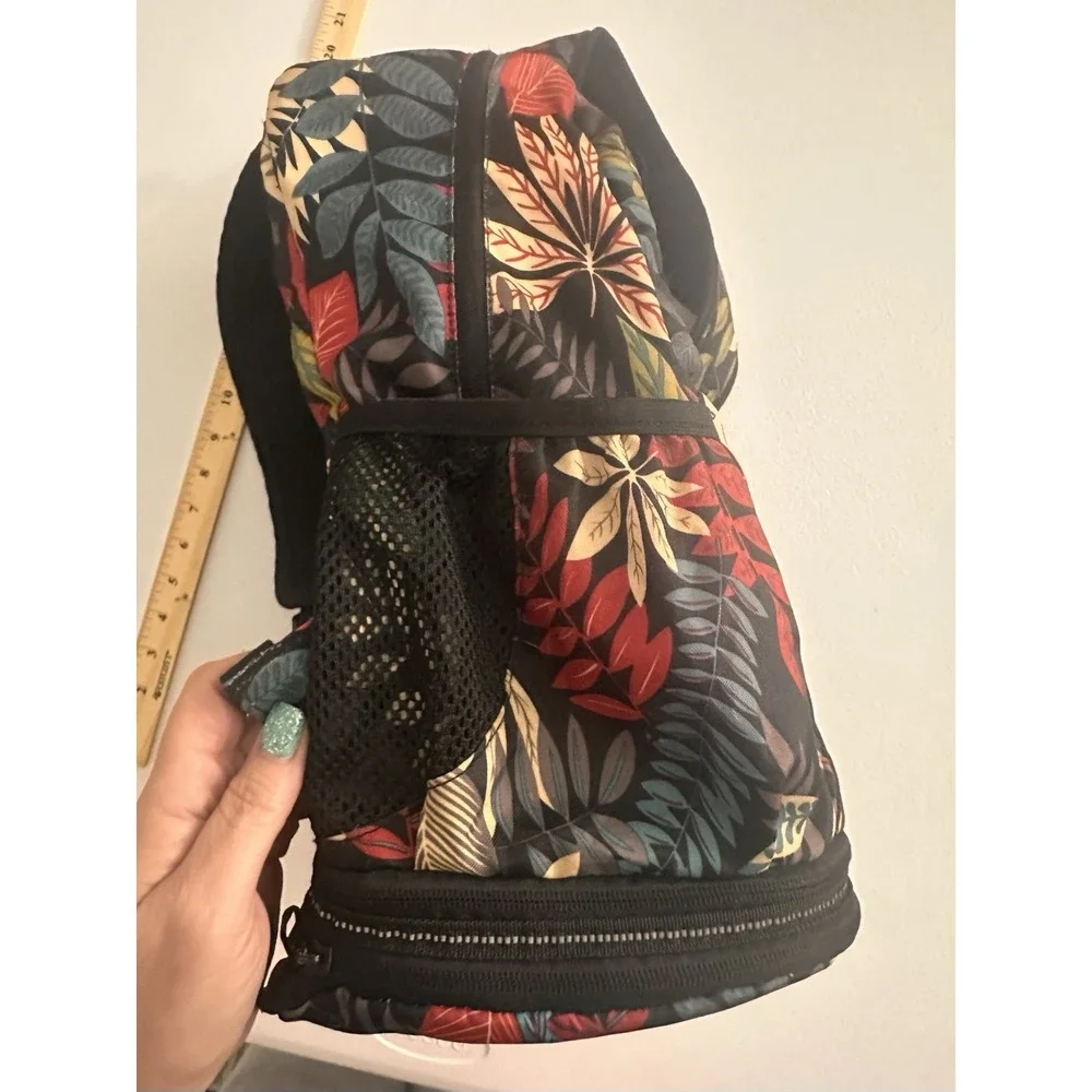 Venture Pal Floral Backpack Black/Multicolor Zip, Bottle Pocket